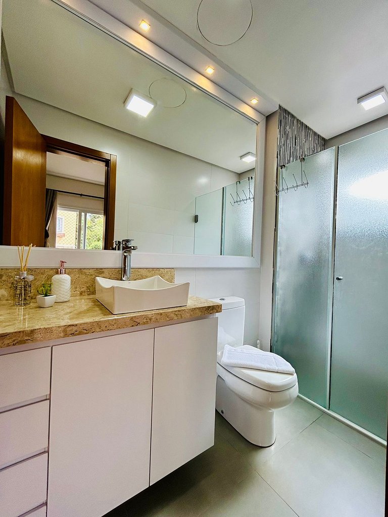 Apto Lindo e Completo com piscina e jacuzzi