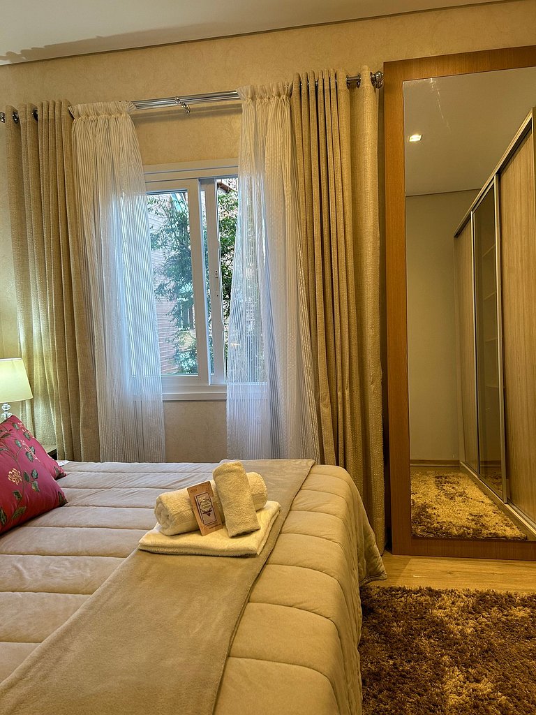 Apto Impecável com piscina aquecida e jacuzzi