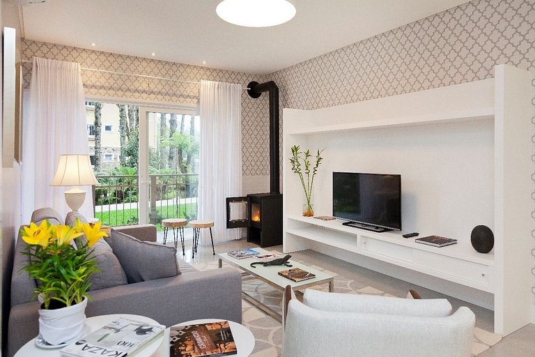 Aconchego na Serra com Lareira e Piscina aquecida 4min Centr