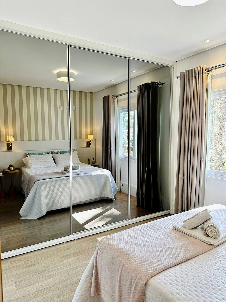 Apto LINDO com lareira, piscina aquecida e jacuzzi