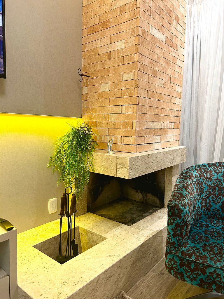 Apto Encantador com Lareira, piscina e jacuzzi