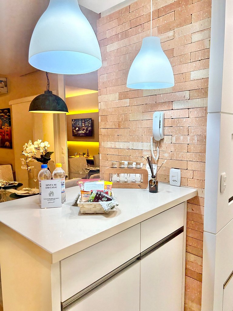 Apto Encantador com Lareira, piscina e jacuzzi