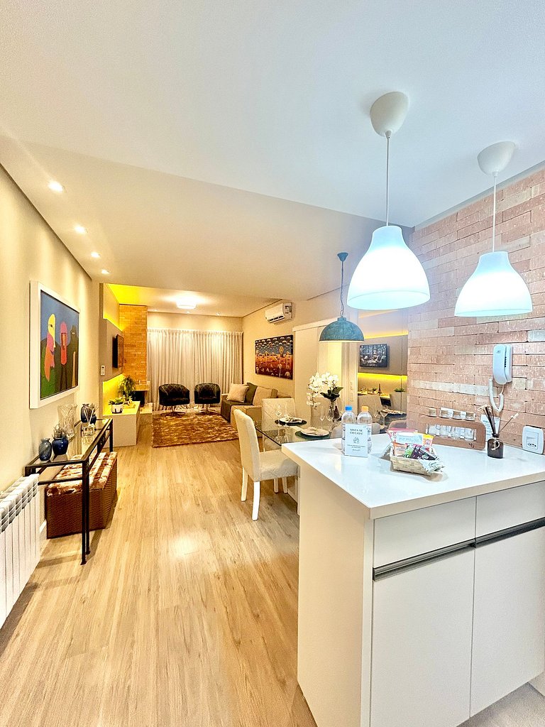 Apto Encantador com Lareira, piscina e jacuzzi