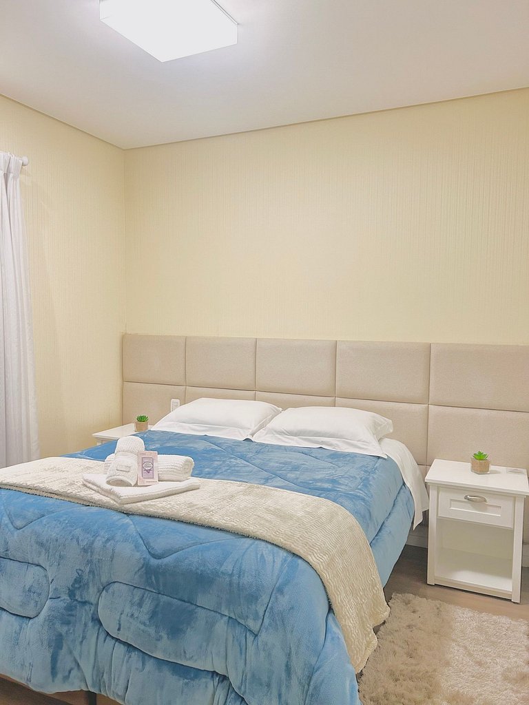 Apto Encantador com Lareira, piscina e jacuzzi