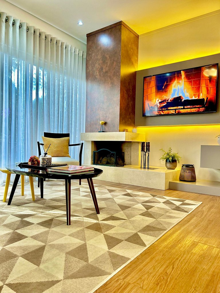 Lindo e aconchegante com lareira cond c/ piscina