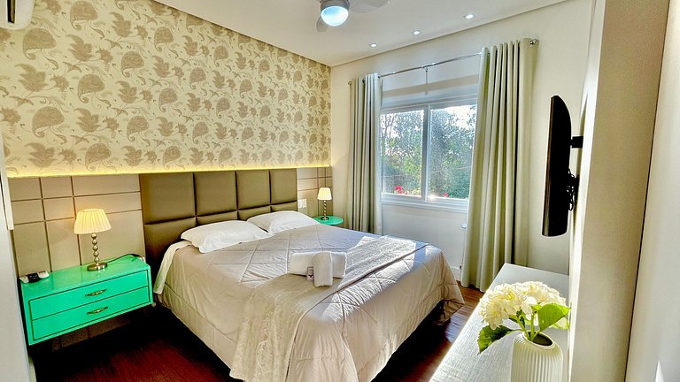 Lindo e aconchegante com lareira cond c/ piscina