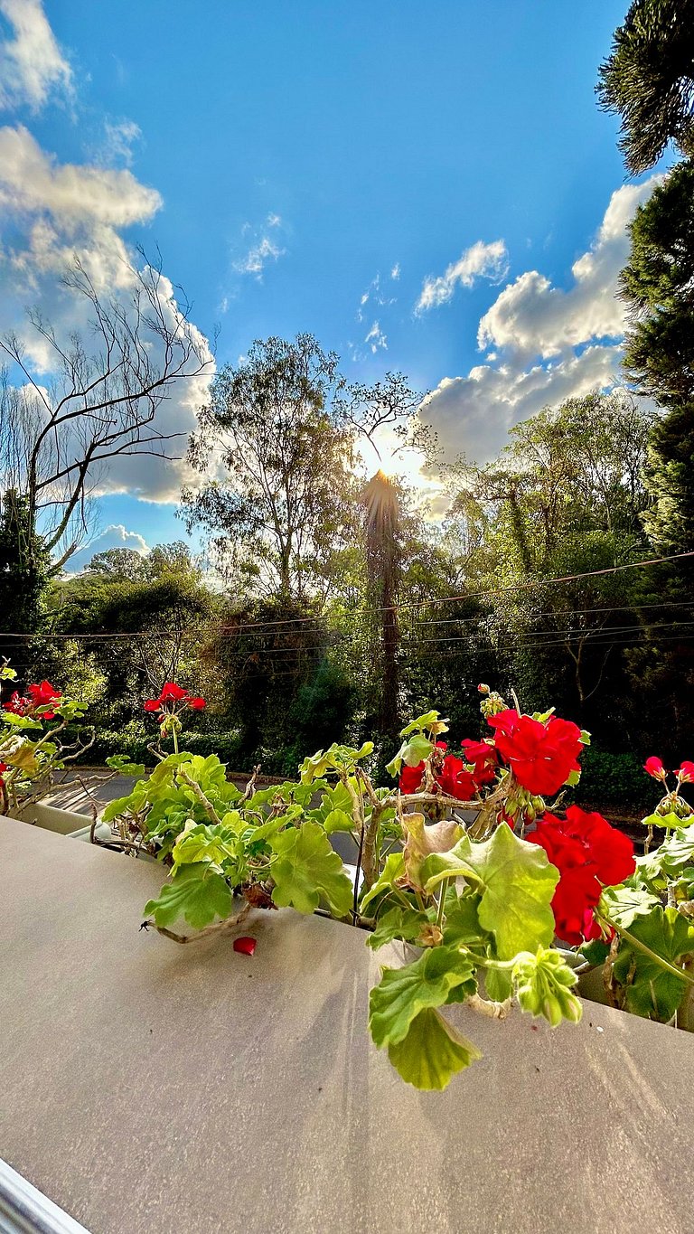 Lindo e aconchegante com lareira cond c/ piscina