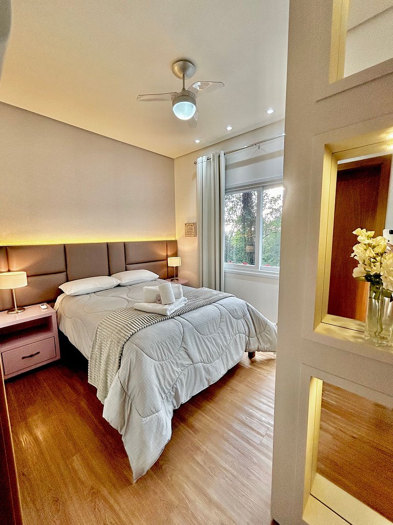 Lindo e aconchegante com lareira cond c/ piscina