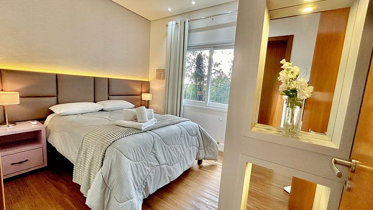 Lindo e aconchegante com lareira cond c/ piscina