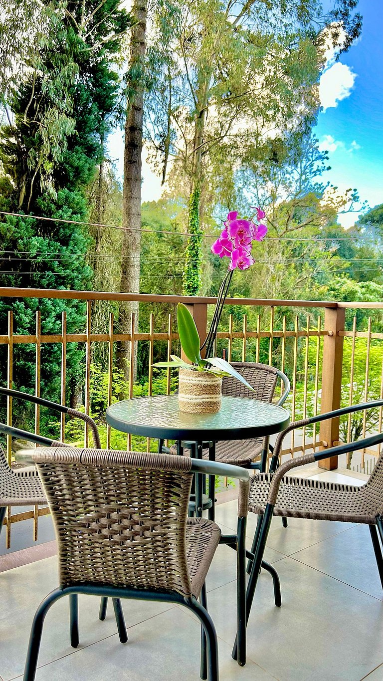 Lindo e aconchegante com lareira cond c/ piscina