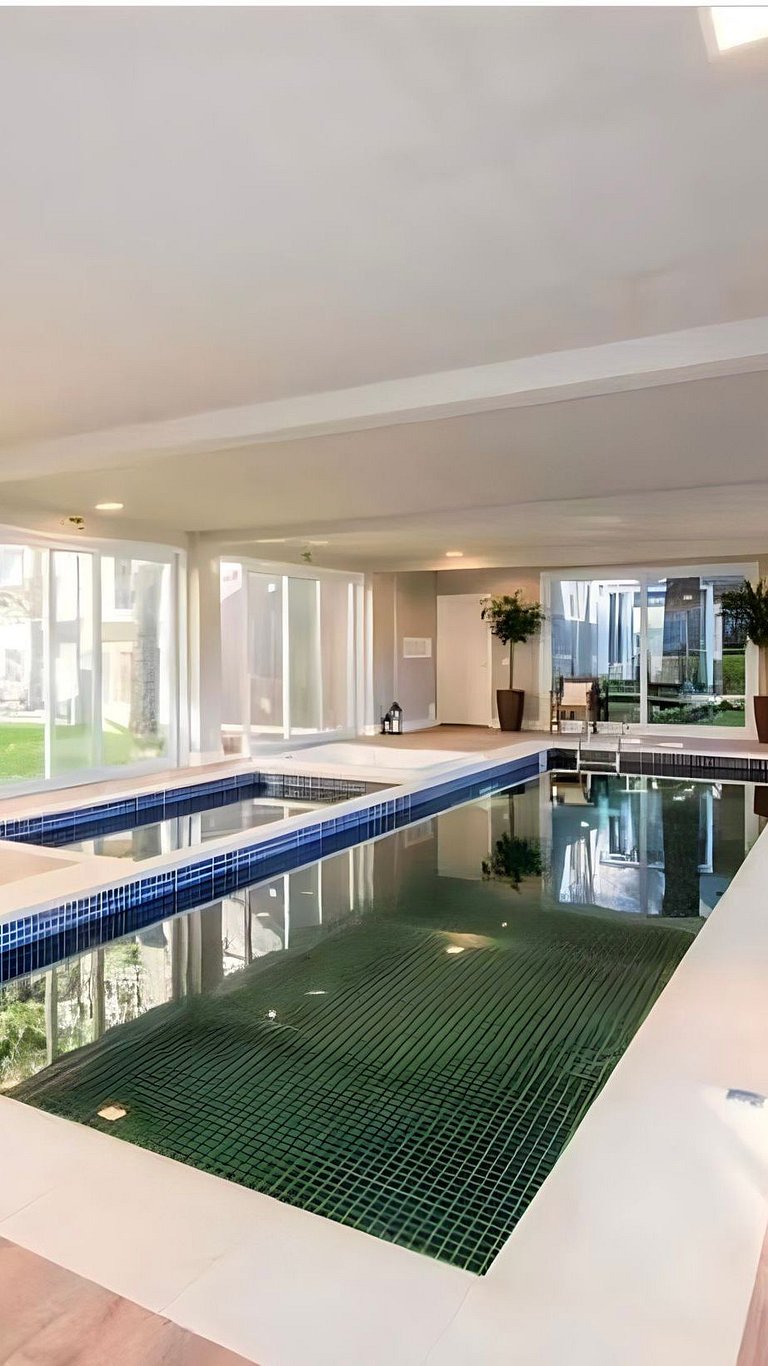 Lindo e aconchegante com lareira cond c/ piscina