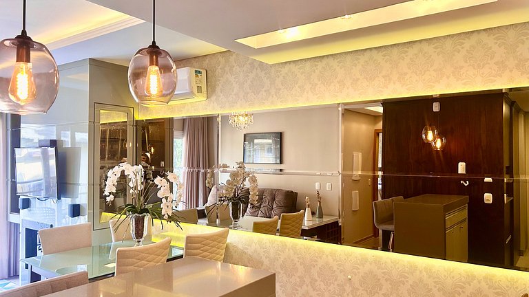 Alto Padrão com lareira, piscina e vista incrível