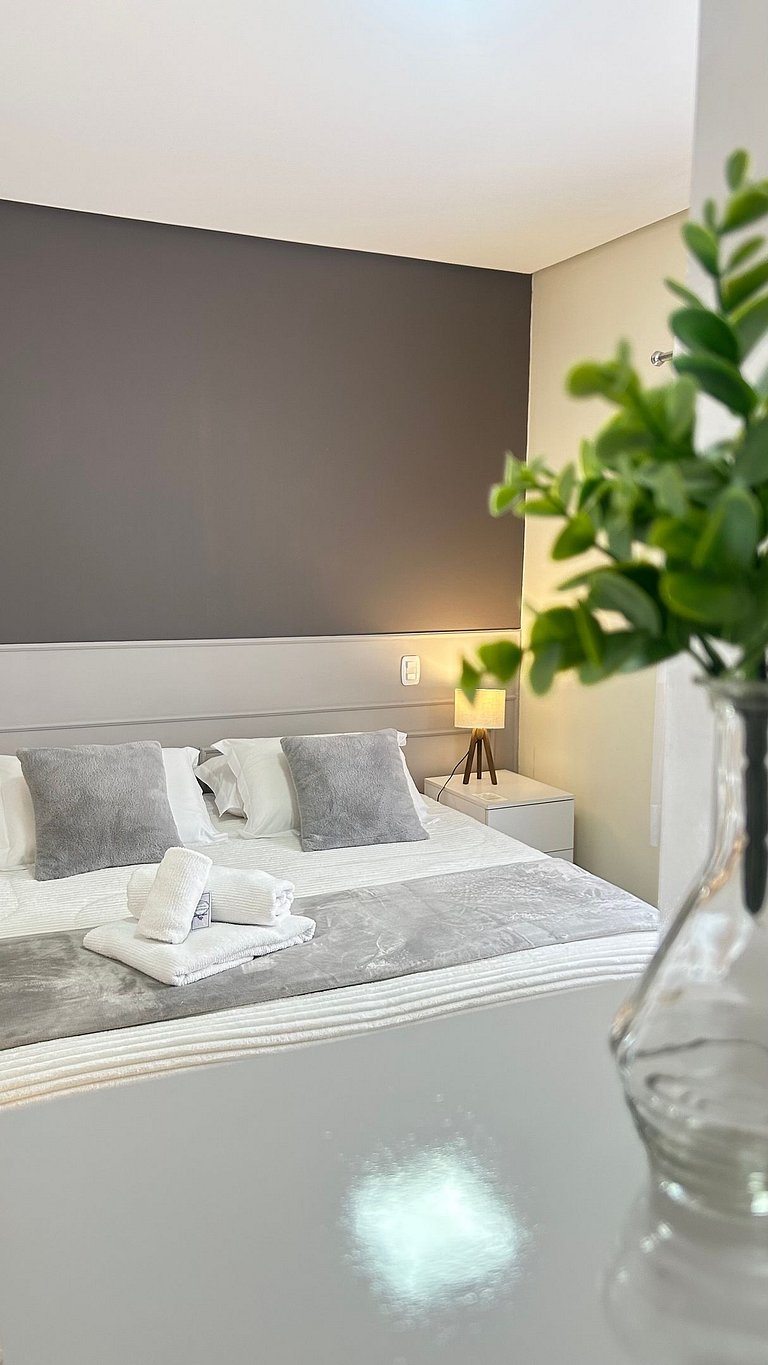 Belíssimo Apto com lareira e piscina aquecida!