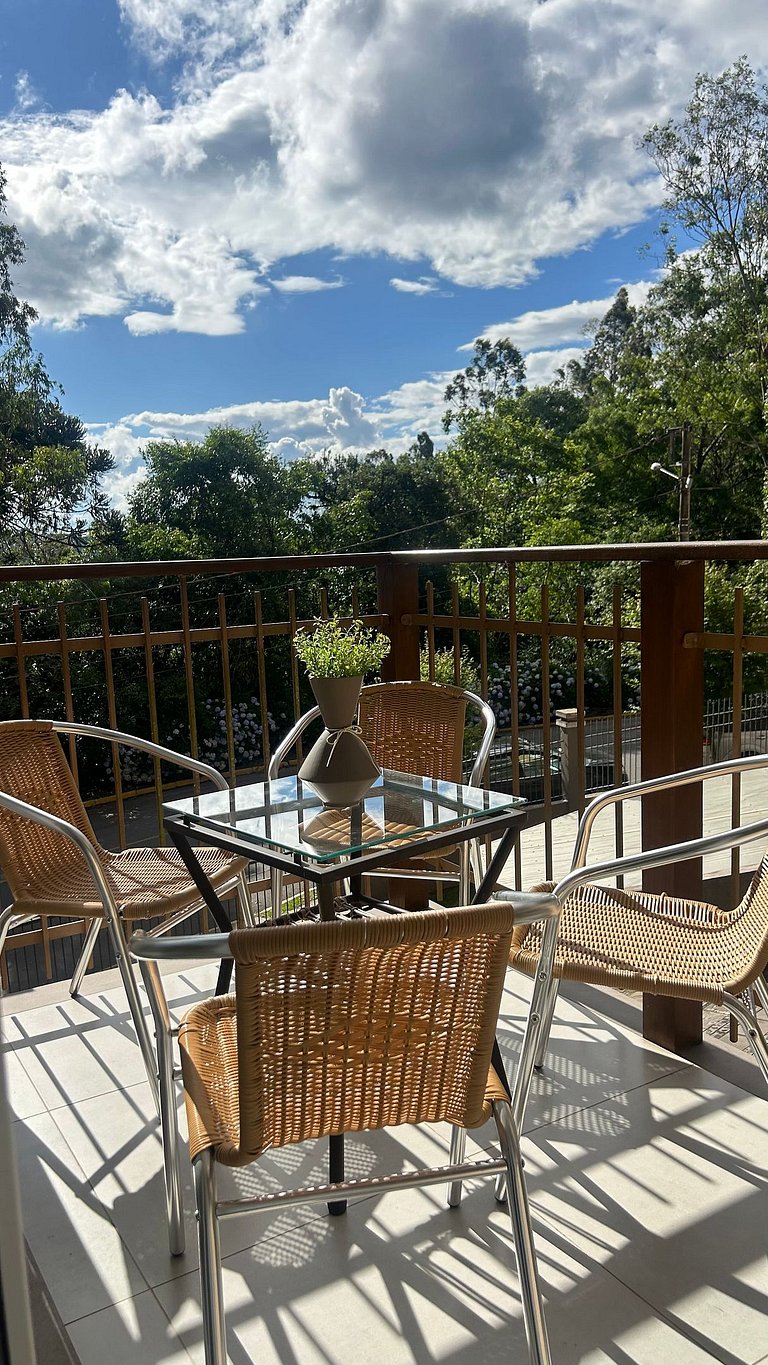 Belíssimo Apto com lareira e piscina aquecida!