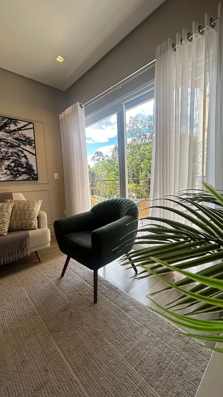 Belíssimo Apto com lareira e piscina aquecida!