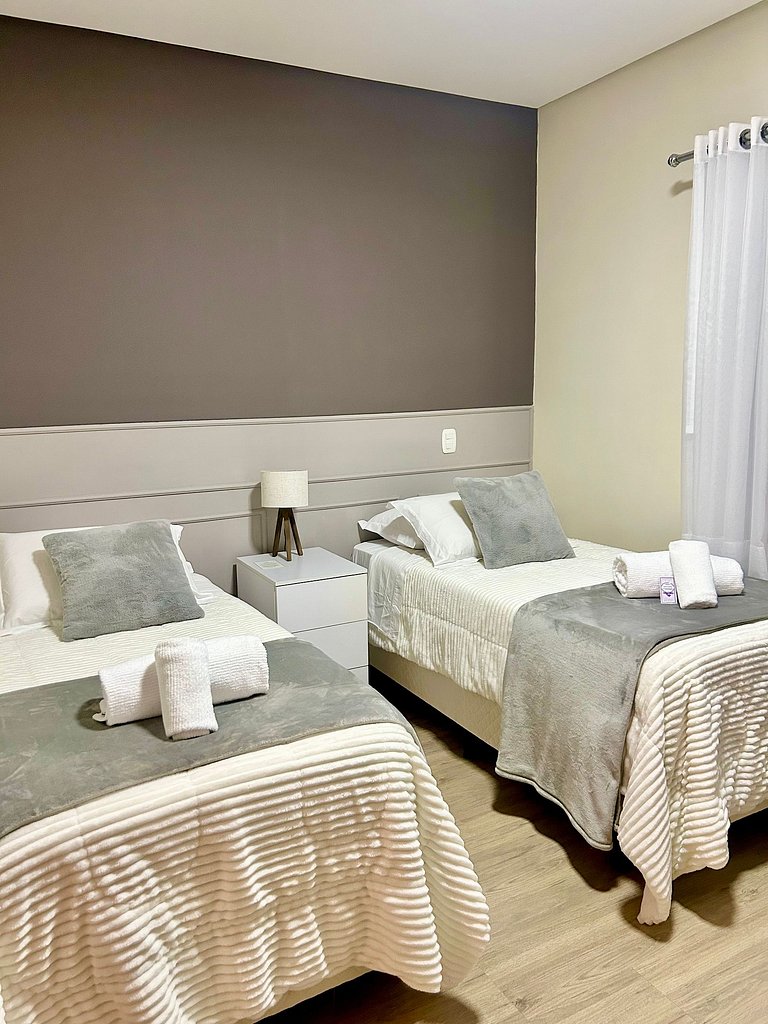 Belíssimo Apto com lareira e piscina aquecida!