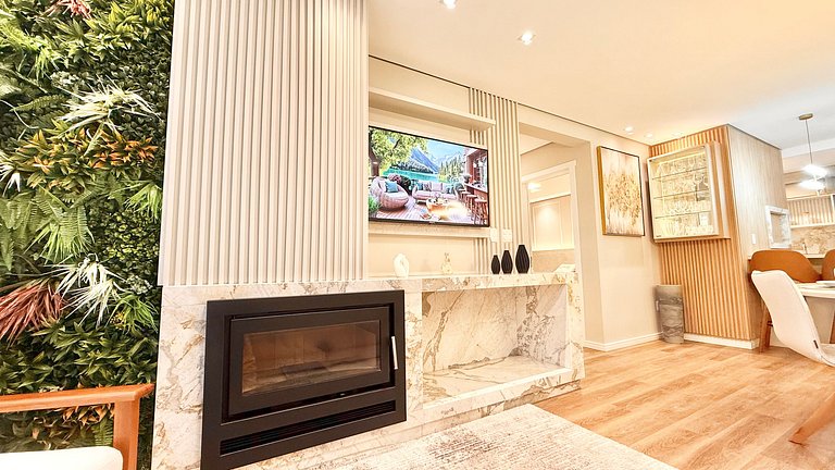 Refúgio Moderno com Lareira em Canela