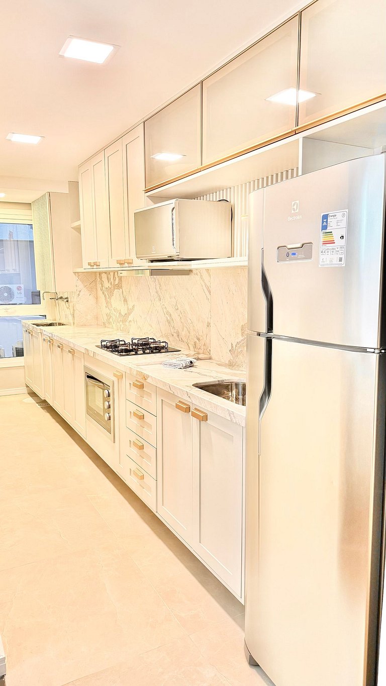 Refúgio Moderno com Lareira em Canela