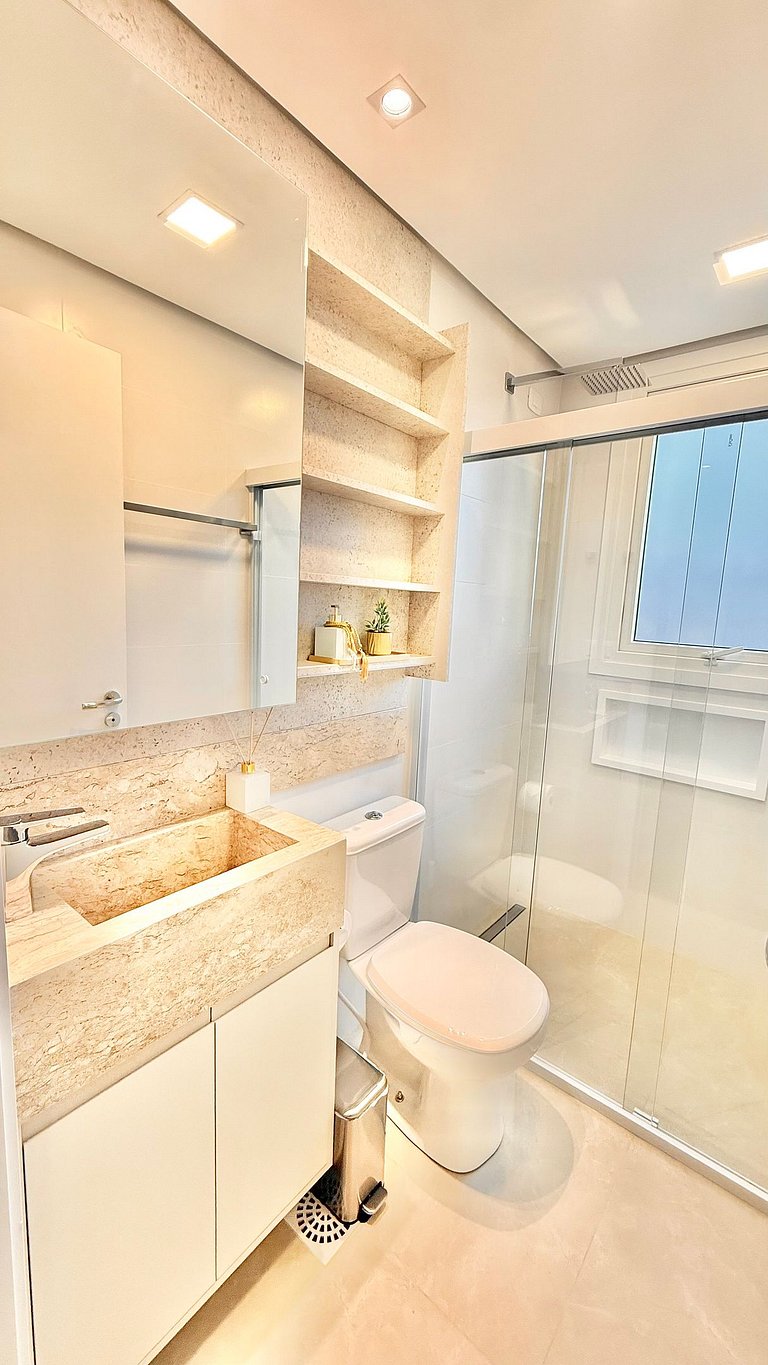 Refúgio Moderno com Lareira em Canela