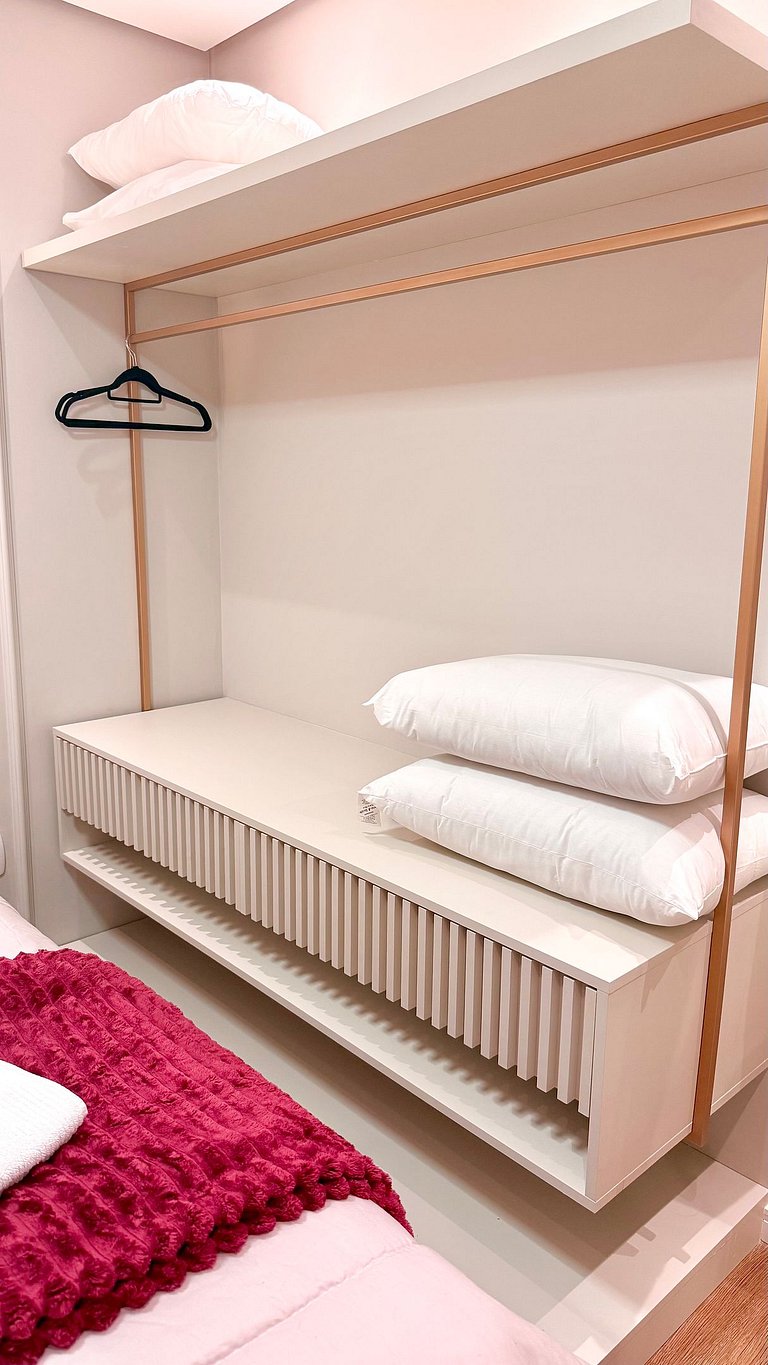 Refúgio Moderno com Lareira em Canela