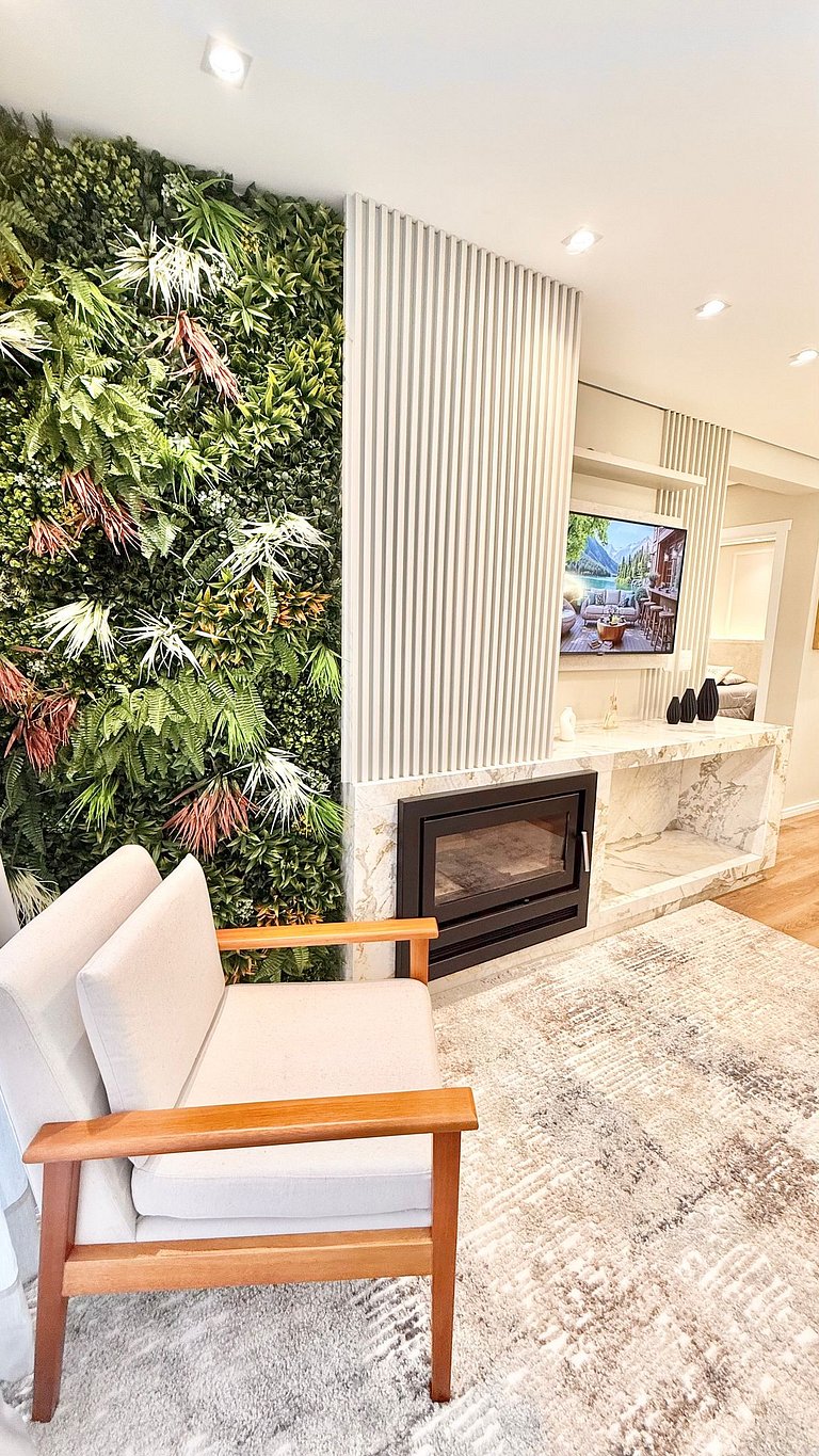 Refúgio Moderno com Lareira em Canela