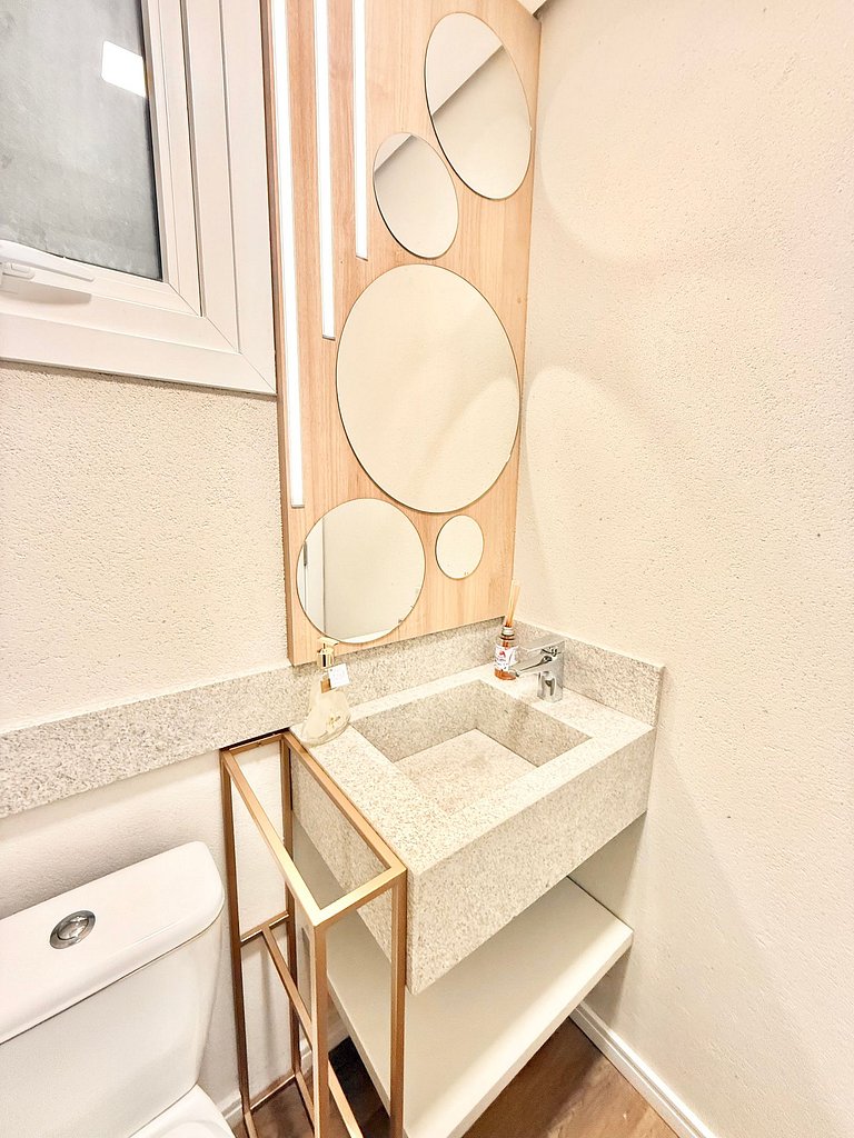 Refúgio Moderno com Lareira em Canela