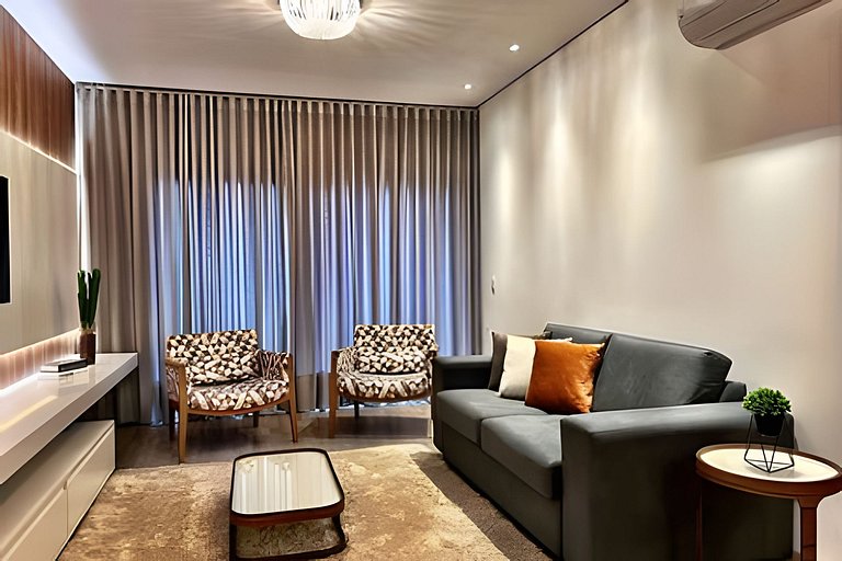 Lindo Apto em cond. com piscina aquecida e ofurô