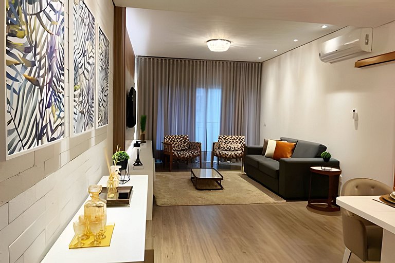 Lindo Apto em cond. com piscina aquecida e ofurô