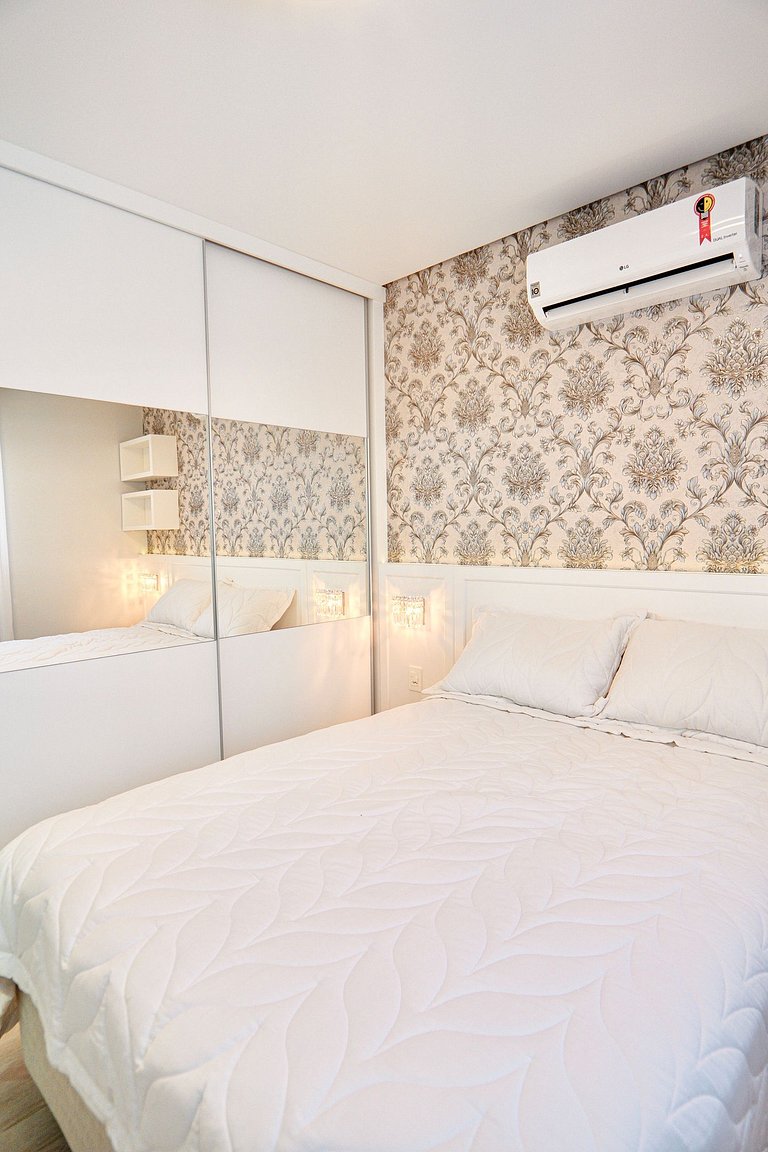 Alto Padrão com 3 suítes a 150m Rua Coberta