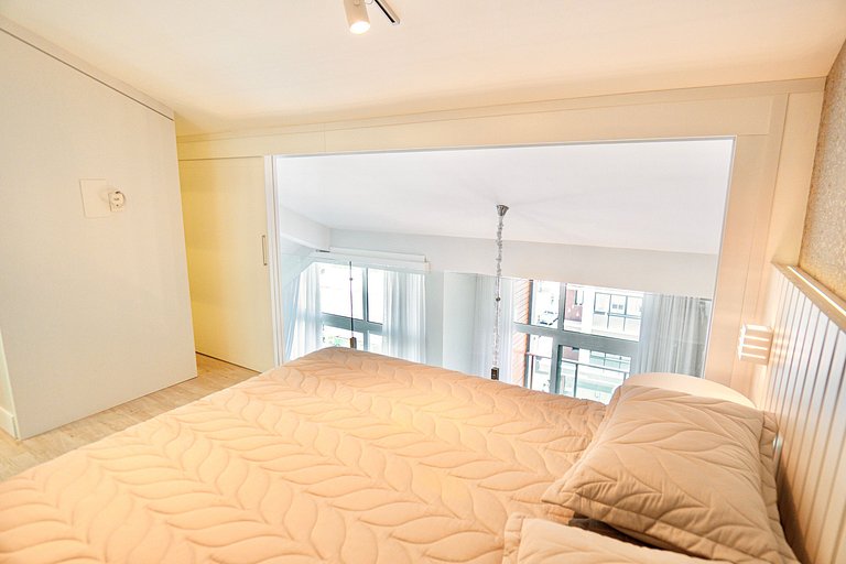 Alto Padrão com 3 suítes a 150m Rua Coberta