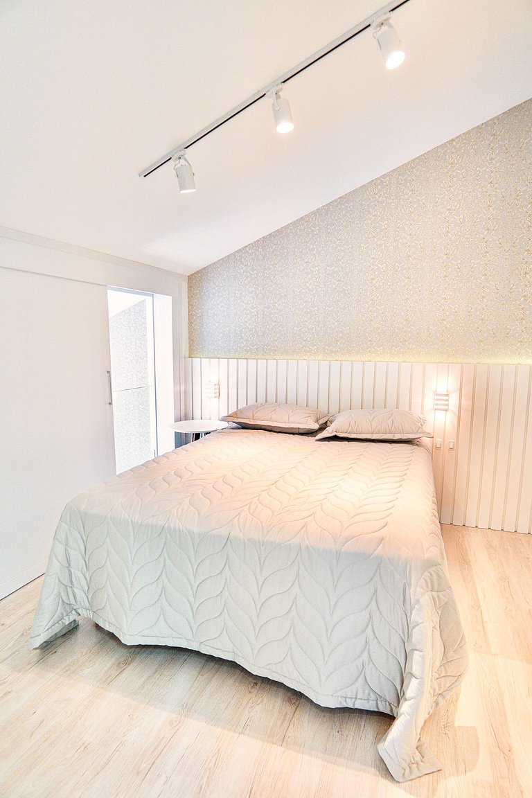 Alto Padrão com 3 suítes a 150m Rua Coberta