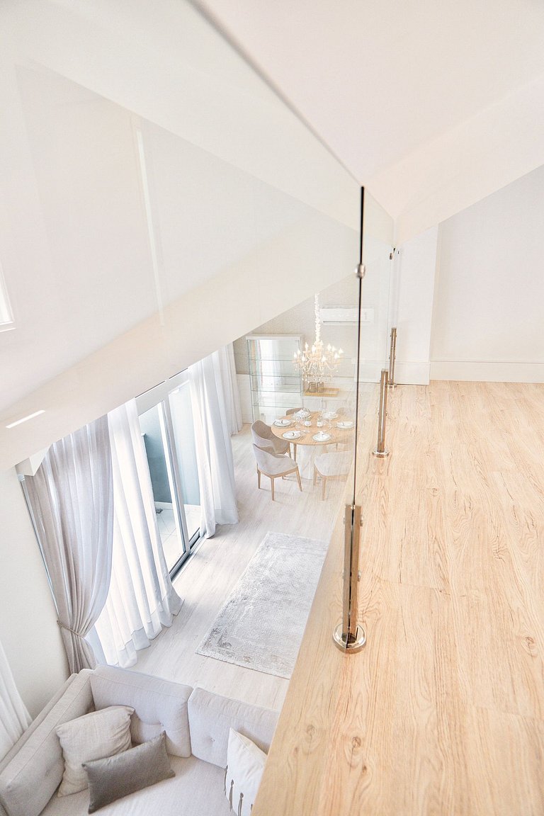 Alto Padrão com 3 suítes a 150m Rua Coberta