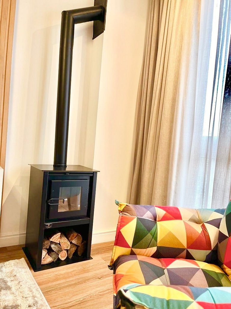 Conforto e Estilo em Canela. 2 suítes com lareira