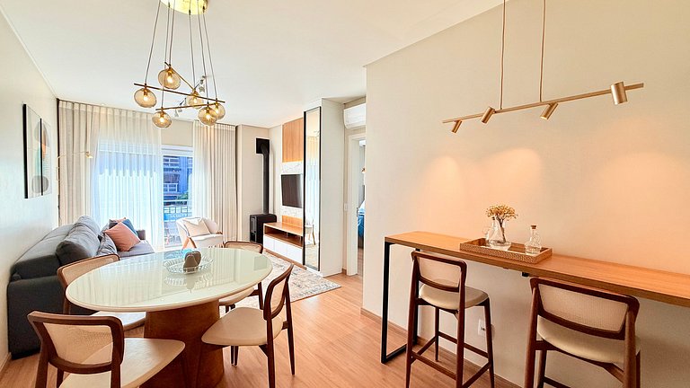 Charmoso e Completo c/ Lareira Próx a Rua Coberta