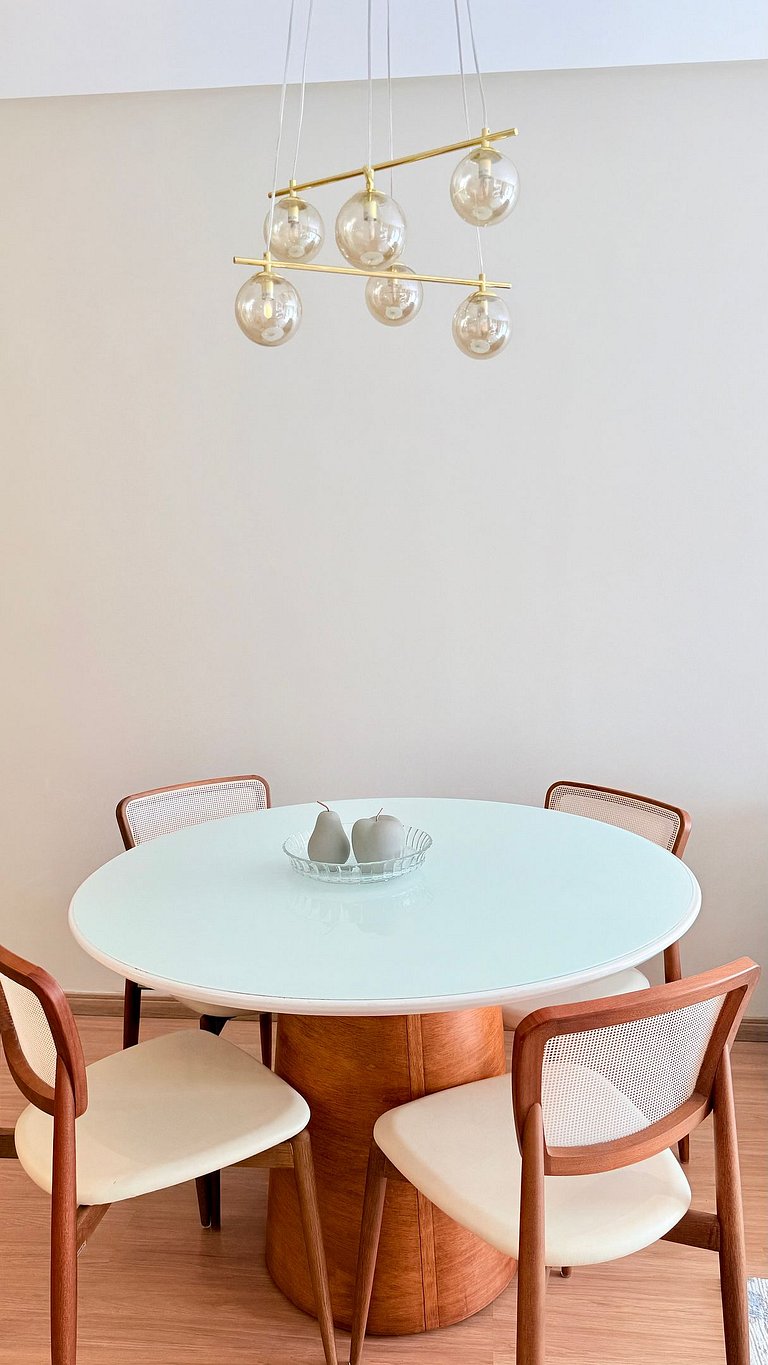 Charmoso e Completo c/ Lareira Próx a Rua Coberta