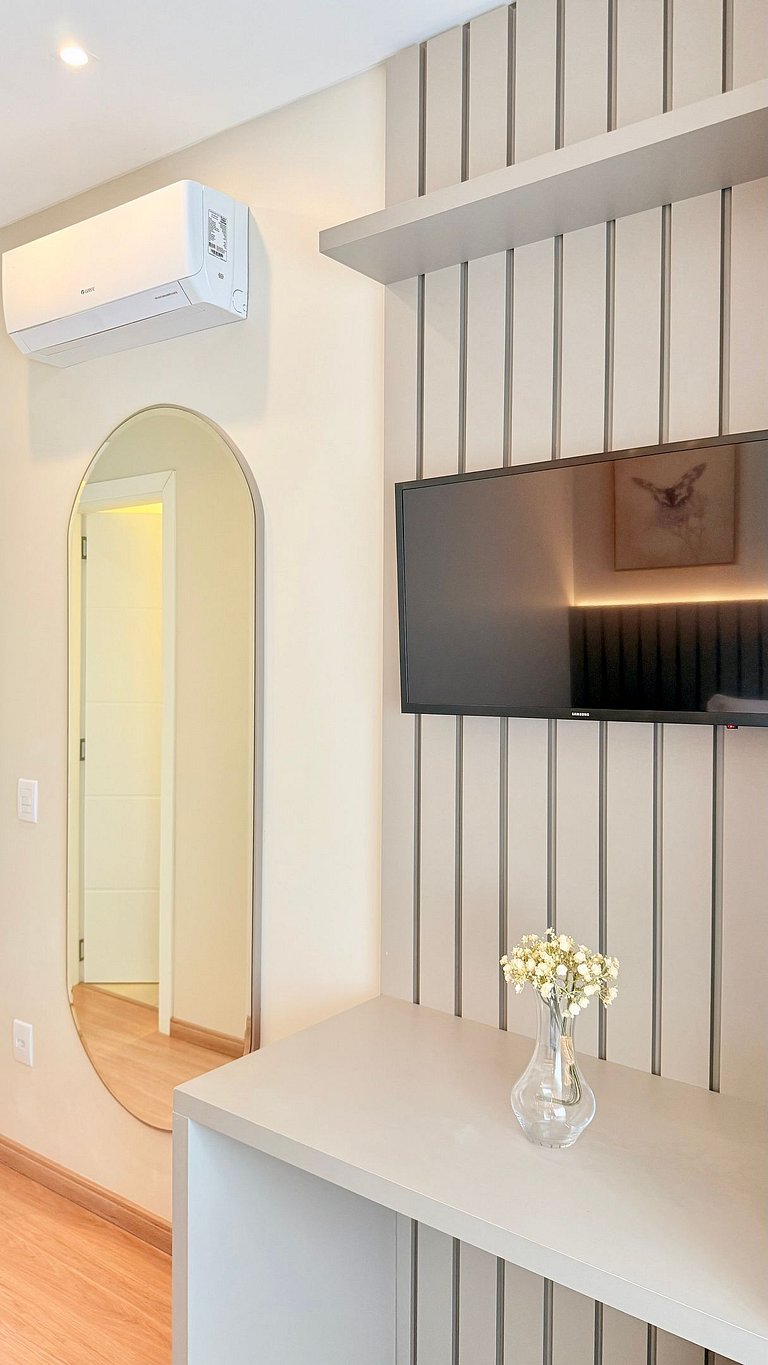 Charmoso e Completo c/ Lareira Próx a Rua Coberta