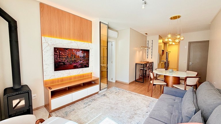 Charmoso e Completo c/ Lareira Próx a Rua Coberta