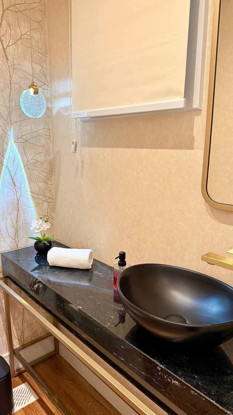 Alto Padrão em condomínio Clube com Piscina