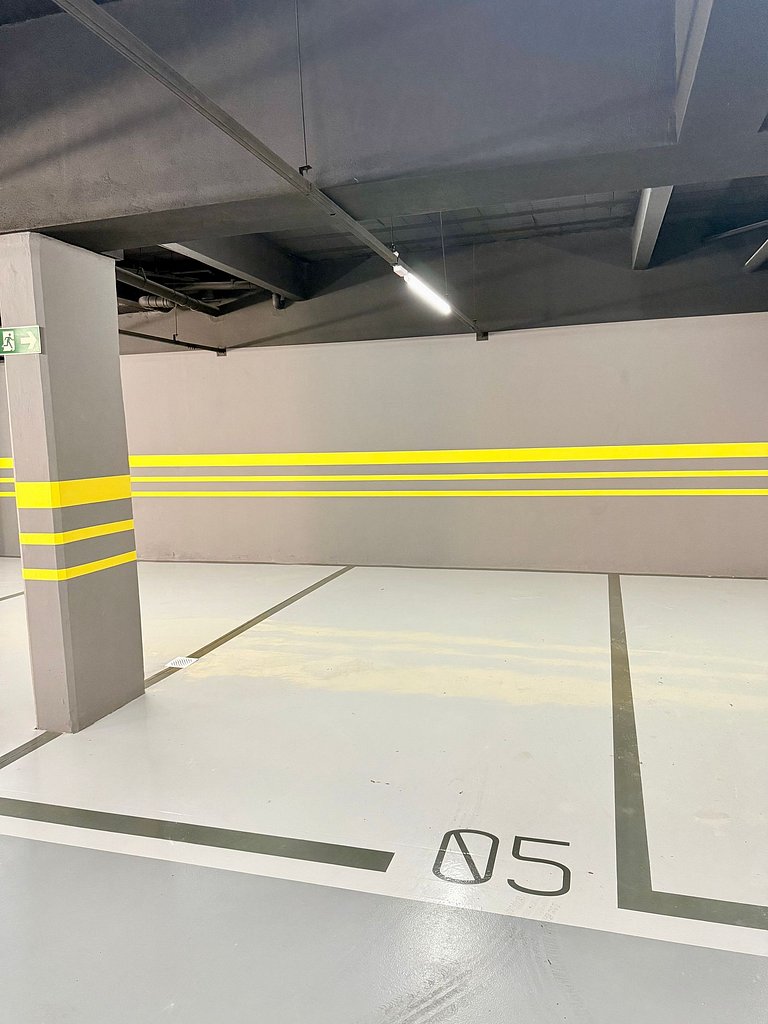 Alto Padrão em condomínio Clube com Piscina