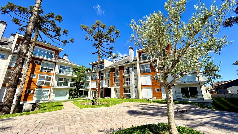 Alto Padrão em condomínio Clube com Piscina
