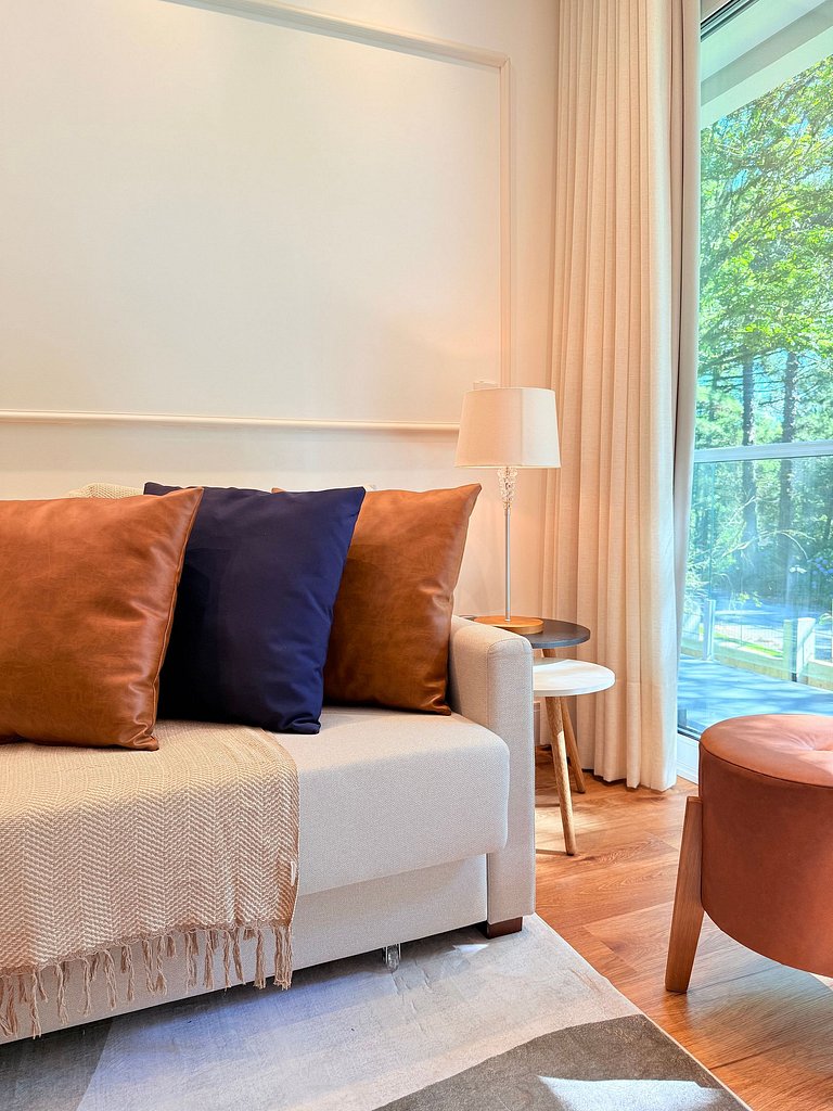 Natureza & Piscina | Apê Novo em Condomínio Clube