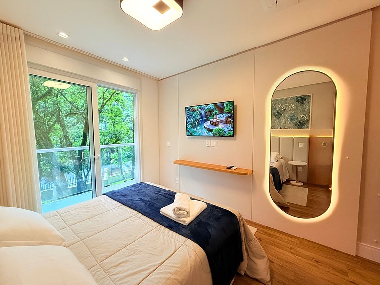 Natureza & Piscina | Apê Novo em Condomínio Clube