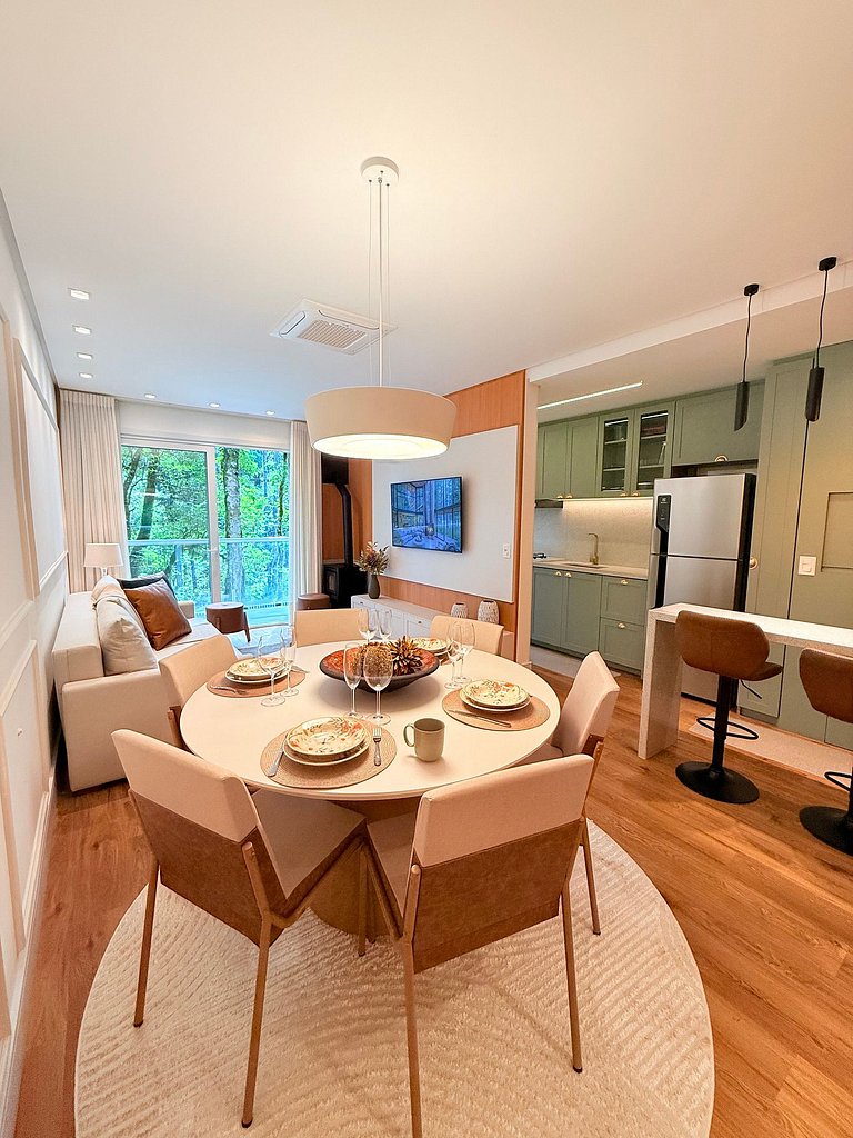 Natureza & Piscina | Apê Novo em Condomínio Clube