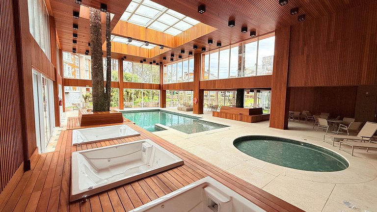 Natureza & Piscina | Apê Novo em Condomínio Clube