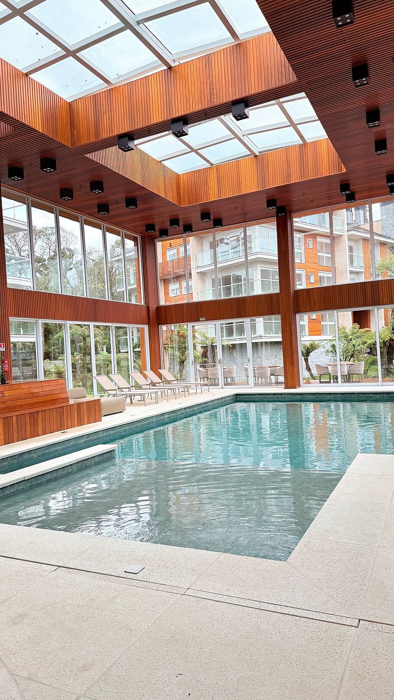 Natureza & Piscina | Apê Novo em Condomínio Clube