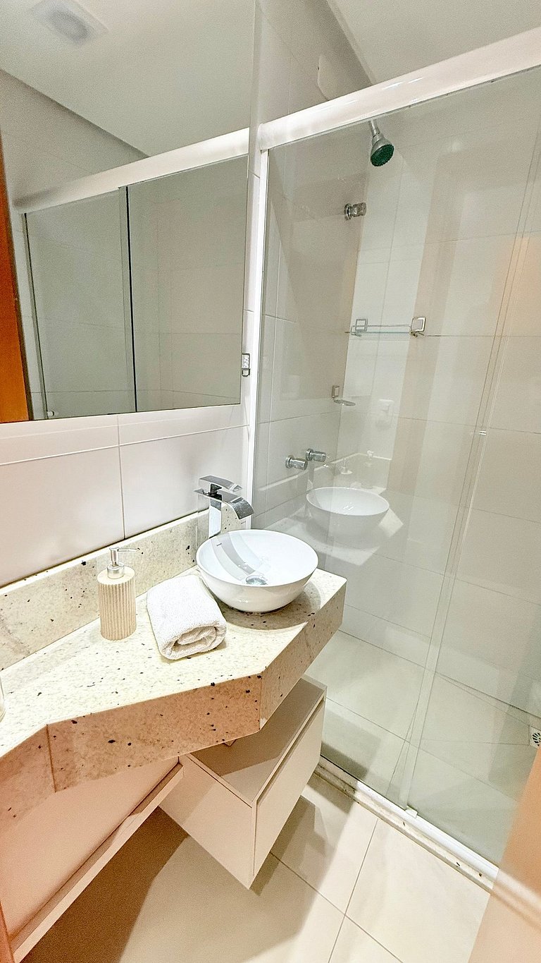 2 Suítes • Vista Sunset • 5min Centro