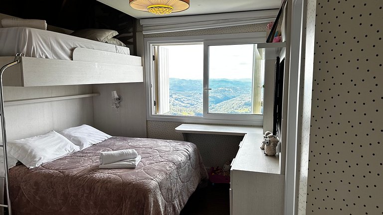 Luxo 3 Suítes | Vista Vale do Quilombo |R. Coberta