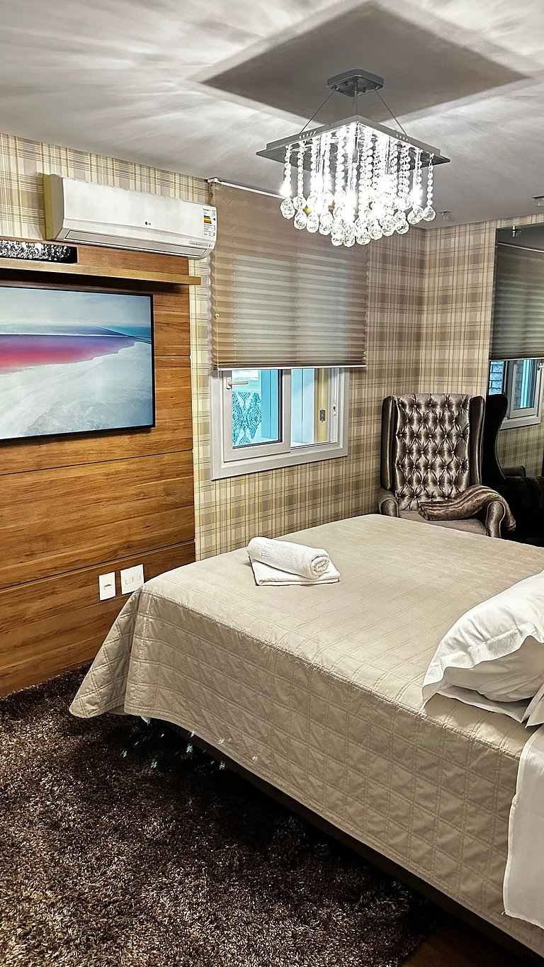 Luxo 3 Suítes | Vista Vale do Quilombo |R. Coberta