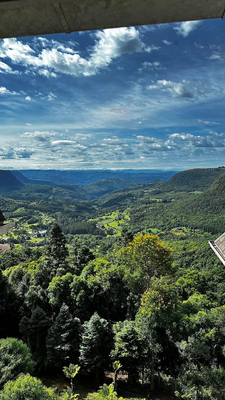 Luxo 3 Suítes | Vista Vale do Quilombo |R. Coberta