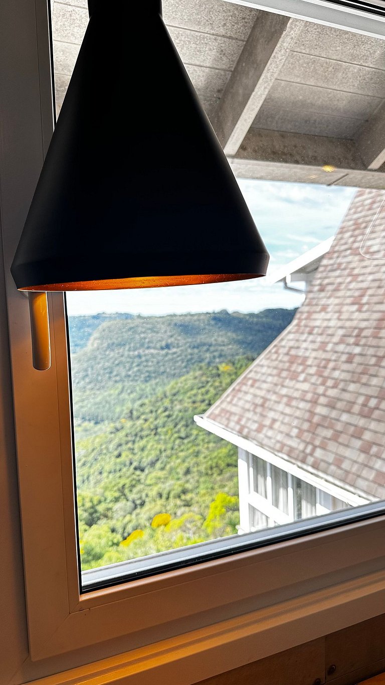 Luxo 3 Suítes | Vista Vale do Quilombo |R. Coberta